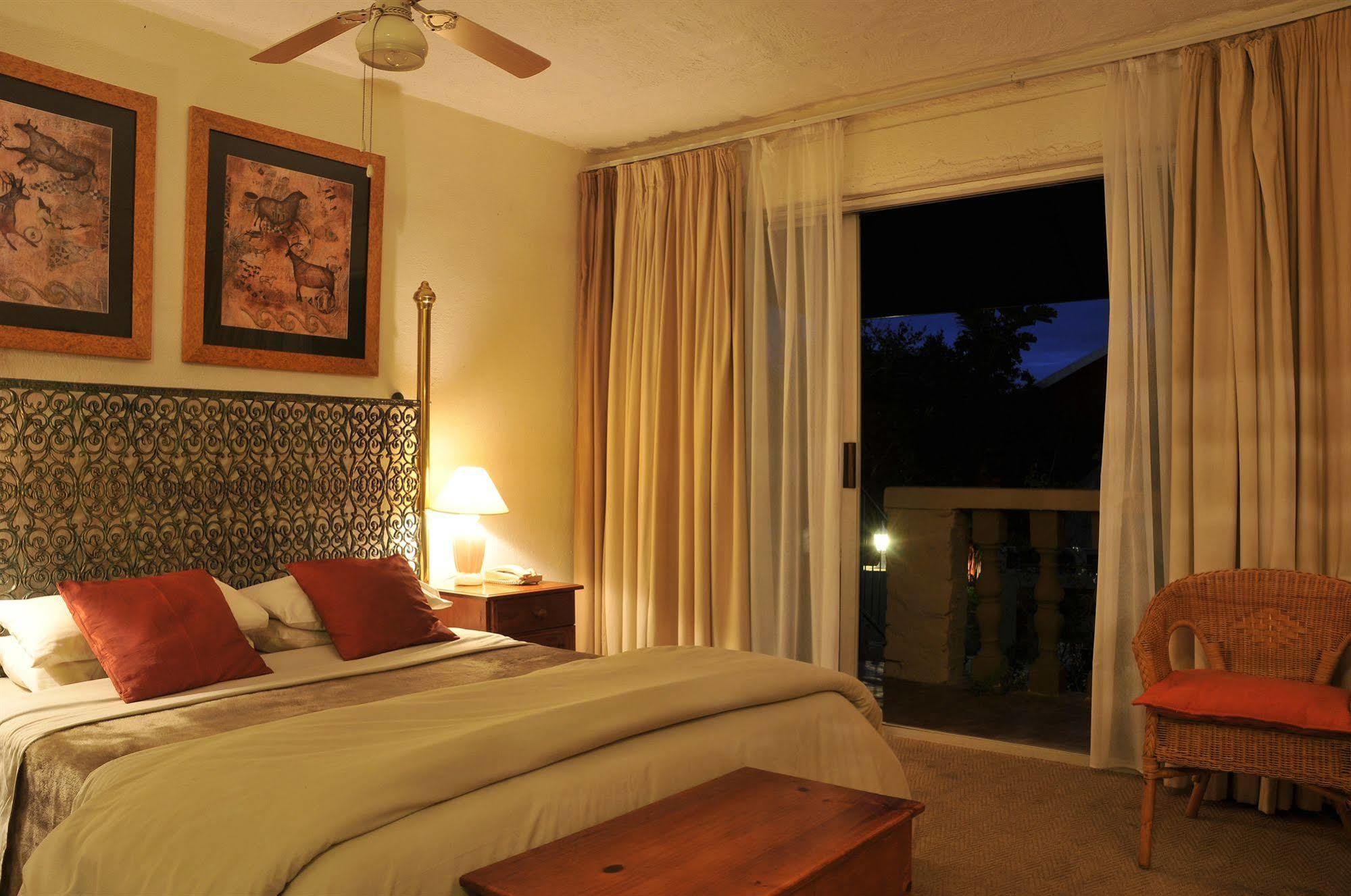 Bed and Breakfast Sunset Manor Mbombela Esterno foto