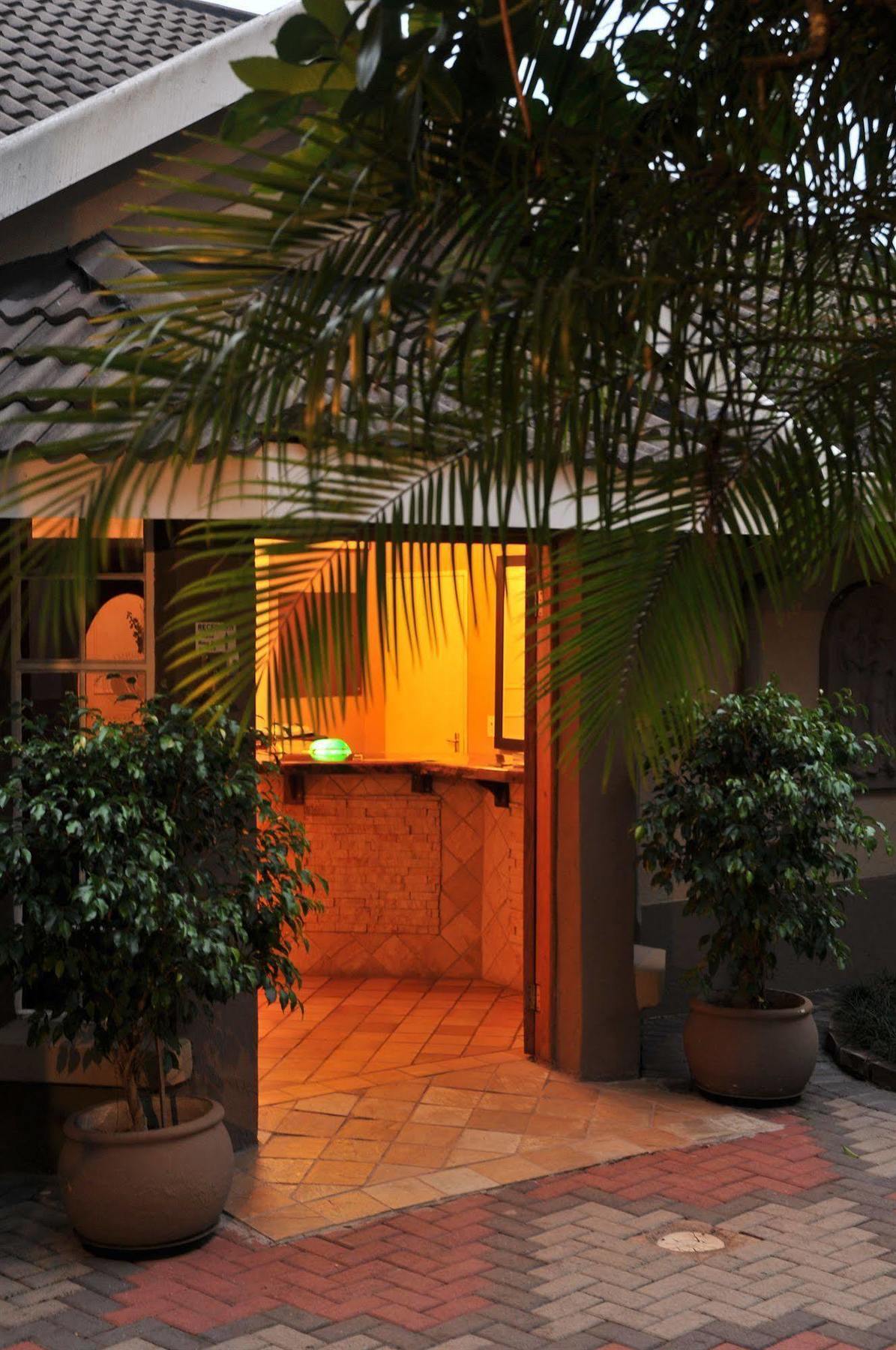 Bed and Breakfast Sunset Manor Mbombela Esterno foto