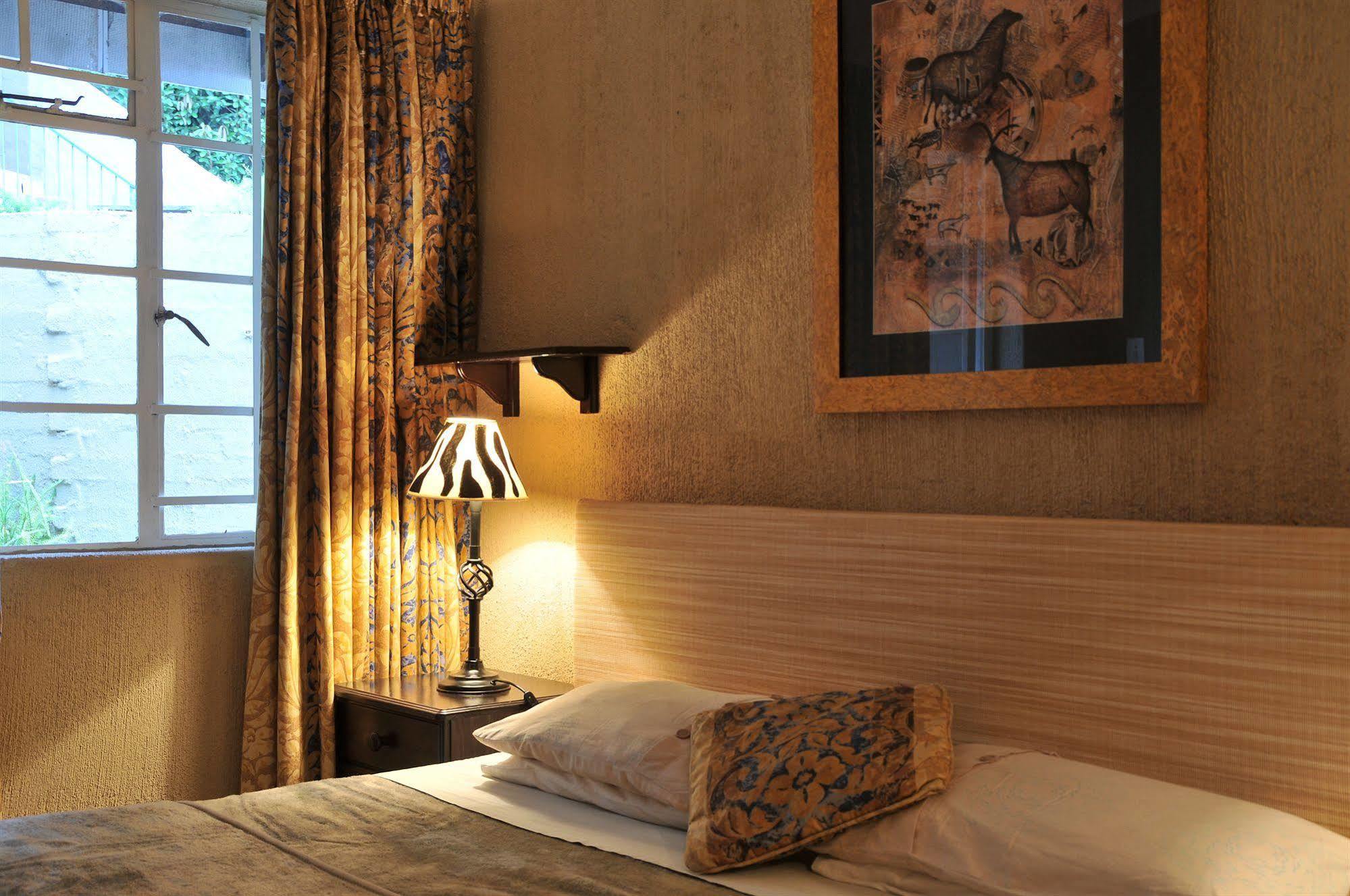 Bed and Breakfast Sunset Manor Mbombela Esterno foto