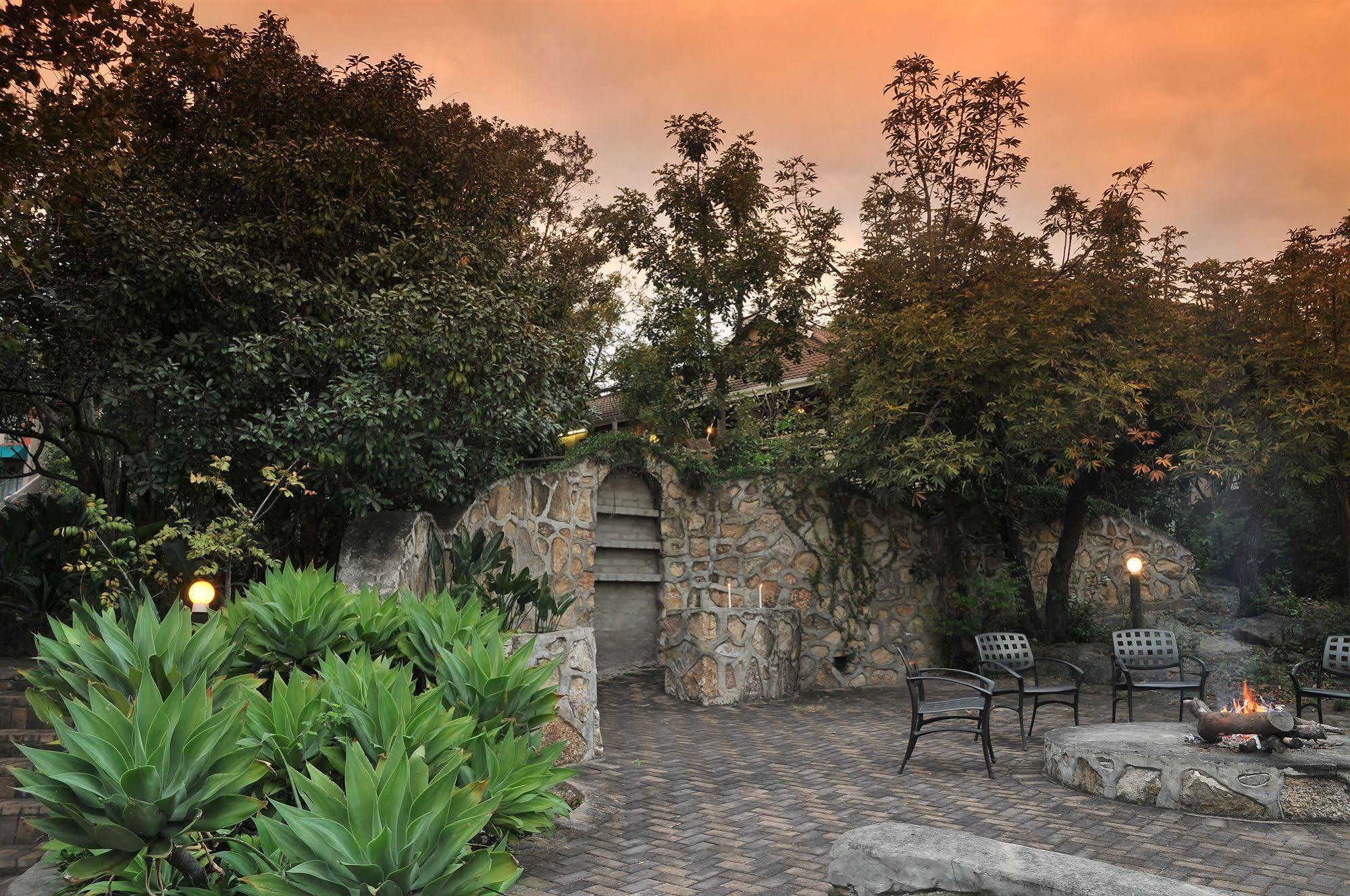 Bed and Breakfast Sunset Manor Mbombela Esterno foto